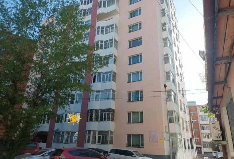 Mars Hostel Bumbugur