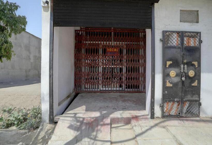 Oyo Hotel Dharma Stay