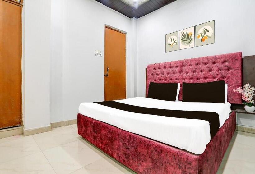 Oyo Hotel Dharma Stay