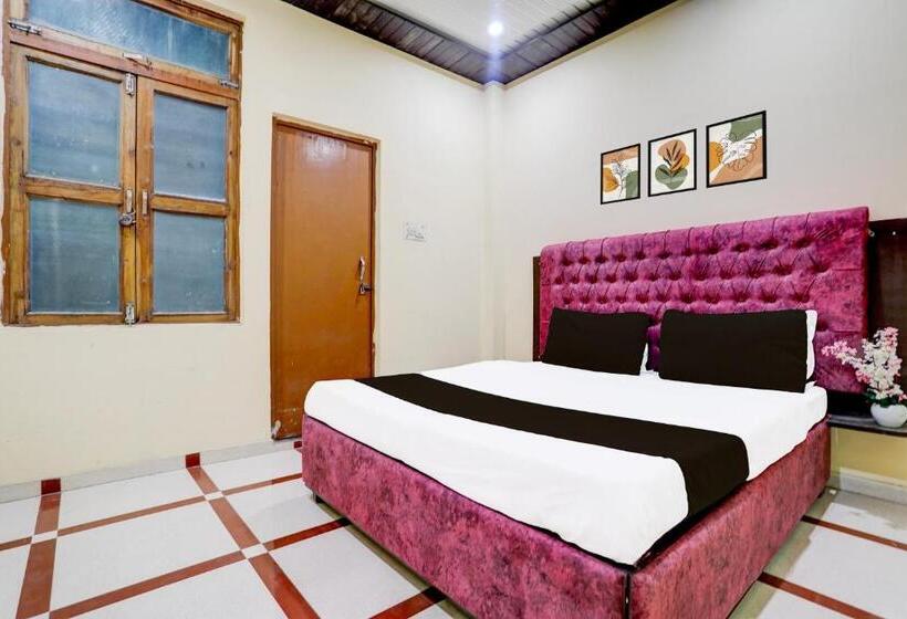 Oyo Hotel Dharma Stay