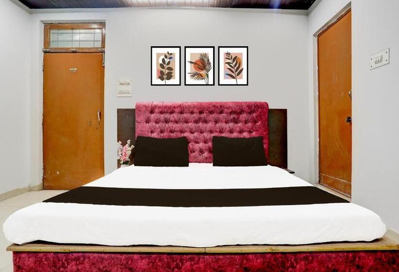 Oyo Hotel Dharma Stay