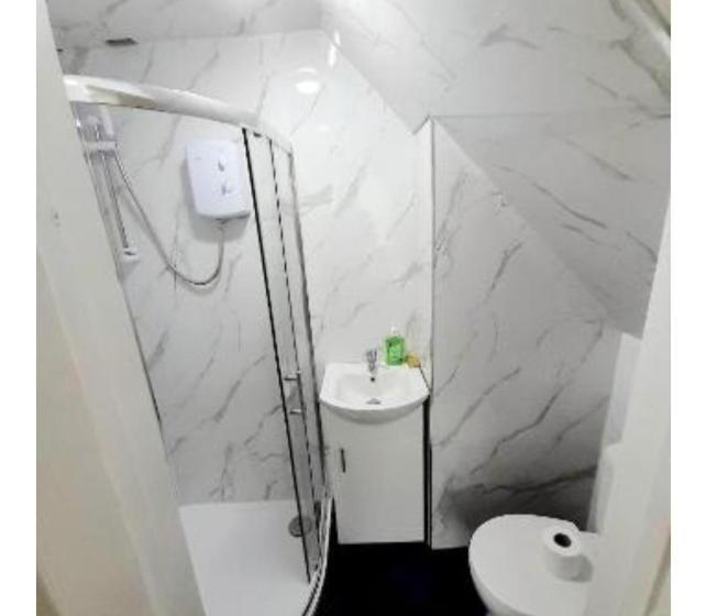 Пансион Double Ensuite Room Free Parking