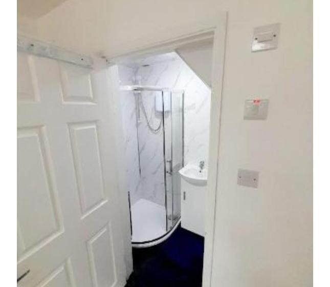 Пансион Double Ensuite Room Free Parking