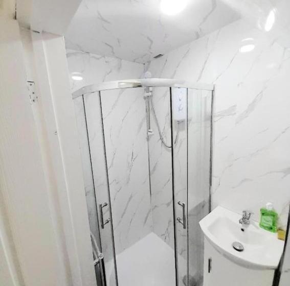 Пансион Double Ensuite Room Free Parking