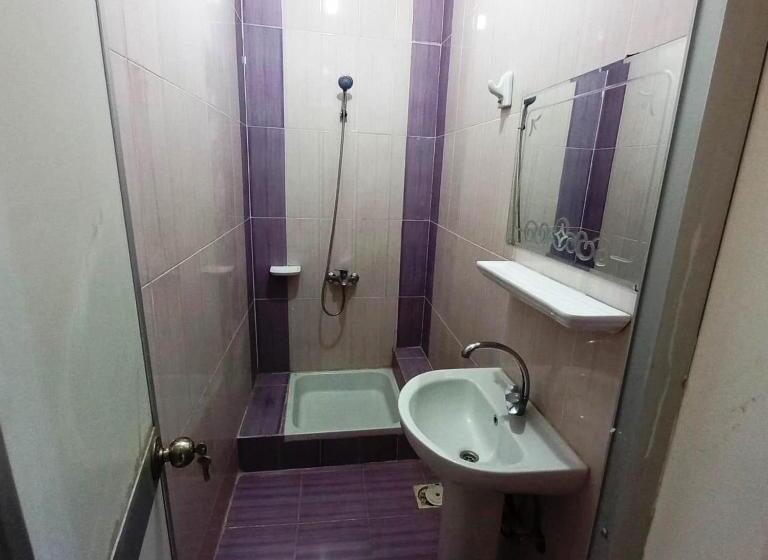 پانسیون Pauline Guest House