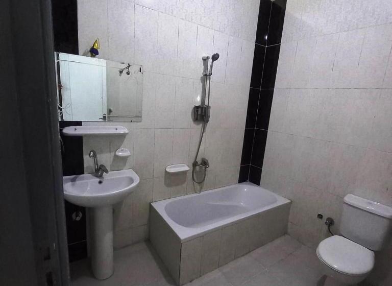 پانسیون Pauline Guest House