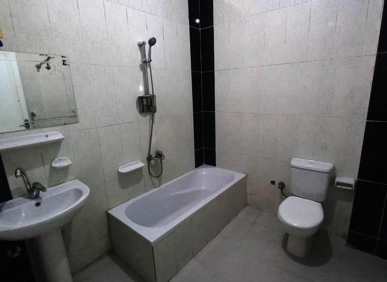 پانسیون Pauline Guest House