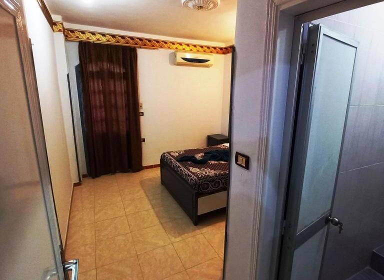 پانسیون Pauline Guest House