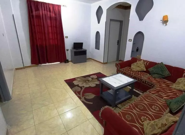پانسیون Pauline Guest House