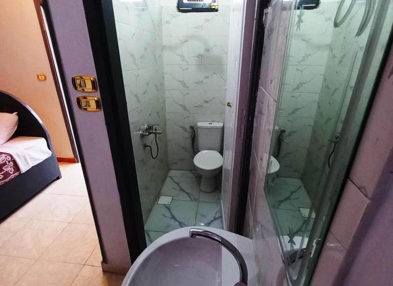 پانسیون Pauline Guest House