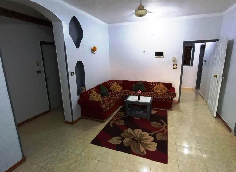 پانسیون Pauline Guest House