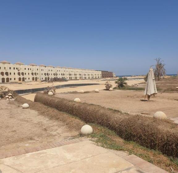 استراحتگاه لاسرينا بالم بيتش مرحلة خورشيد لاند سكيب غير مكتمل للايجار اليومي او الشهري او السنوي