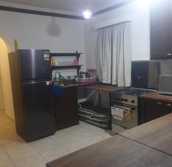 استراحتگاه لاسرينا بالم بيتش مرحلة خورشيد لاند سكيب غير مكتمل للايجار اليومي او الشهري او السنوي