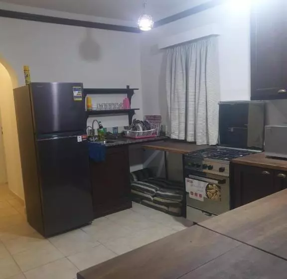 استراحتگاه لاسرينا بالم بيتش مرحلة خورشيد لاند سكيب غير مكتمل للايجار اليومي او الشهري او السنوي