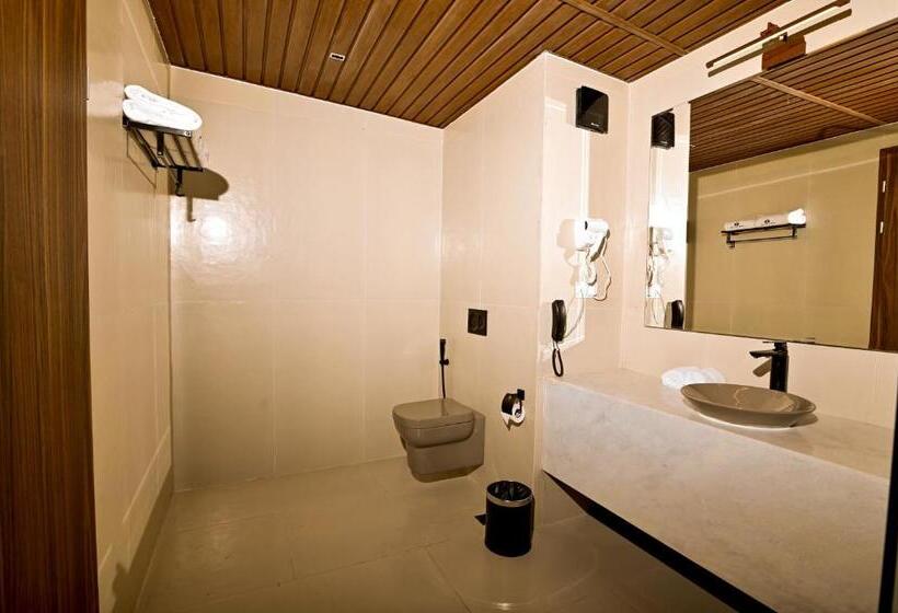 리조트 Sandesh Water Edge Kabini