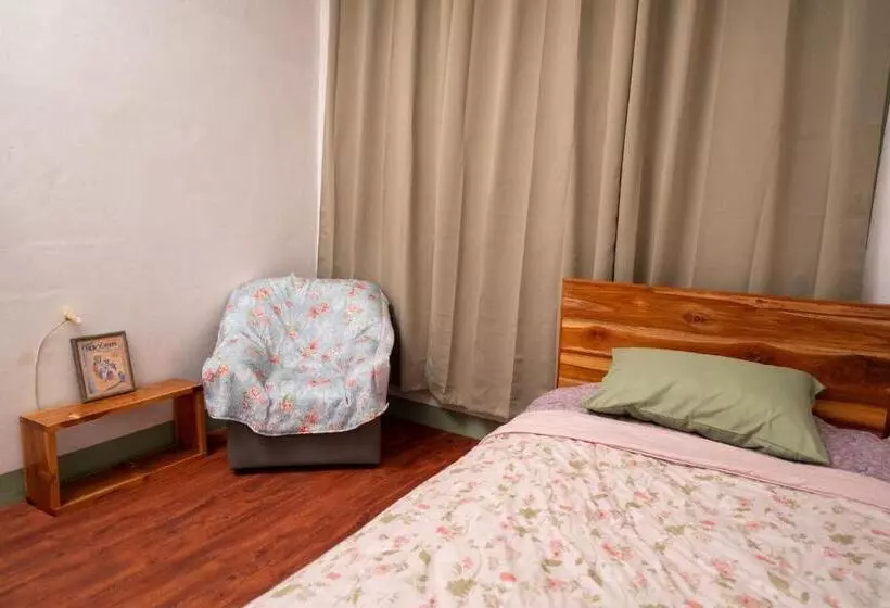 Ta Kaew Hostel ตาแก้ว โฮสเทล