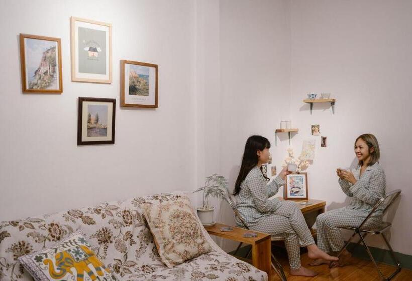 Ta Kaew Hostel ตาแก้ว โฮสเทล