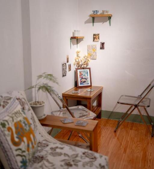 Ta Kaew Hostel ตาแก้ว โฮสเทล