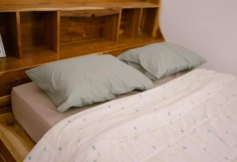 Ta Kaew Hostel ตาแก้ว โฮสเทล