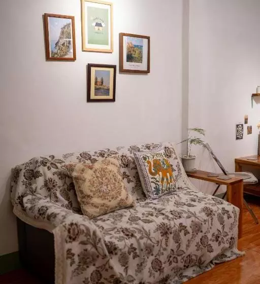 Ta Kaew Hostel ตาแก้ว โฮสเทล