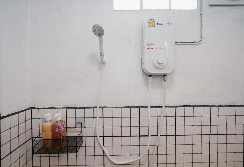 Ta Kaew Hostel ตาแก้ว โฮสเทล