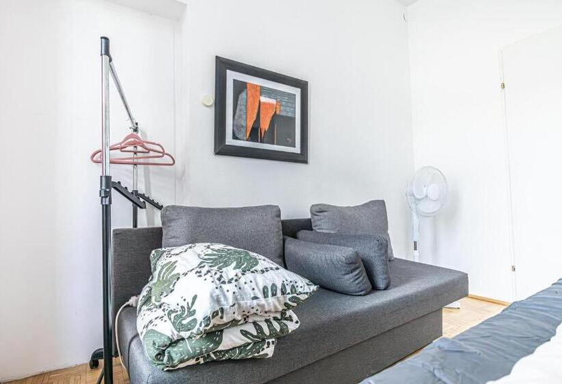 هاستل Near Schönbrunn Economy Rooms In Shared Apartment At Meidling Train Station