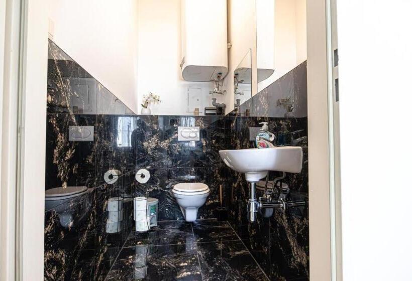 هاستل Near Schönbrunn Economy Rooms In Shared Apartment At Meidling Train Station