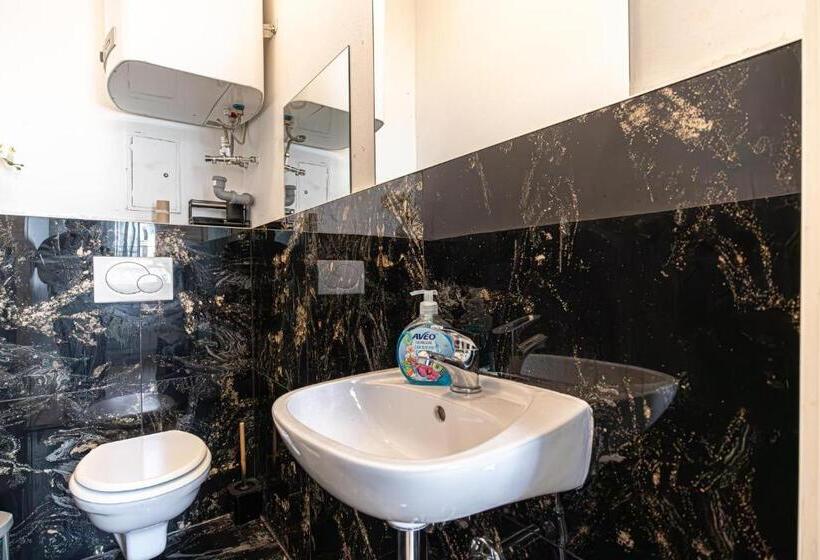 هاستل Near Schönbrunn Economy Rooms In Shared Apartment At Meidling Train Station