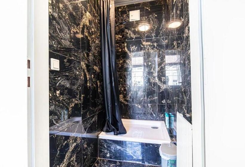 هاستل Near Schönbrunn Economy Rooms In Shared Apartment At Meidling Train Station