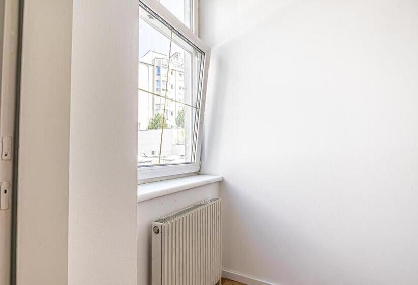 هاستل Near Schönbrunn Economy Rooms In Shared Apartment At Meidling Train Station