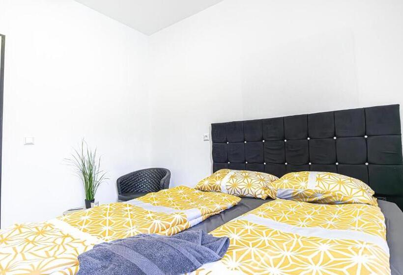 هاستل Near Schönbrunn Economy Rooms In Shared Apartment At Meidling Train Station