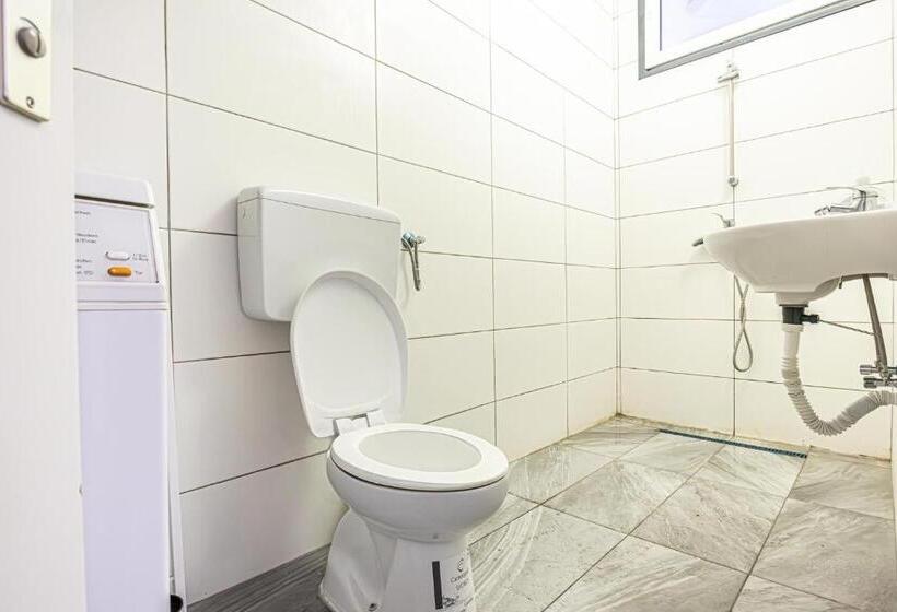 هاستل Near Schönbrunn Economy Rooms In Shared Apartment At Meidling Train Station