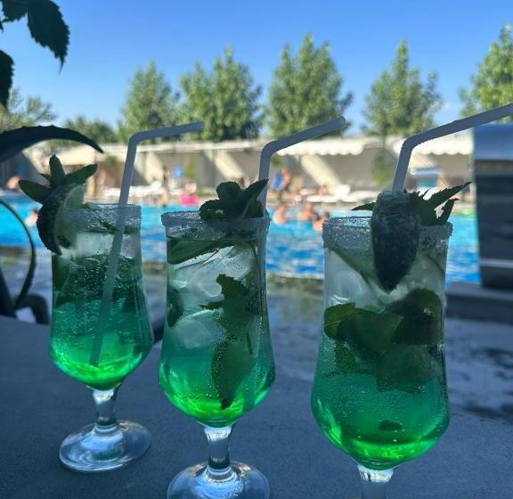 בית מלון כפרי Atlantis Rest Comples