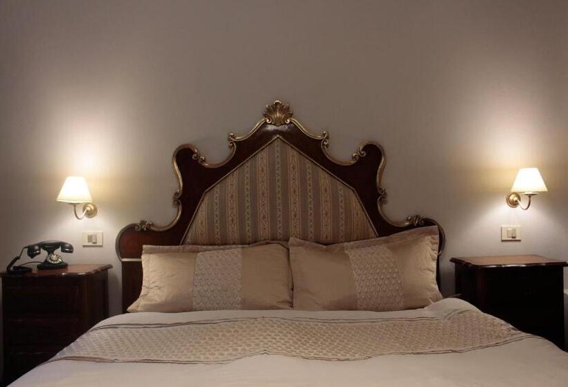 호텔 Locanda Corona