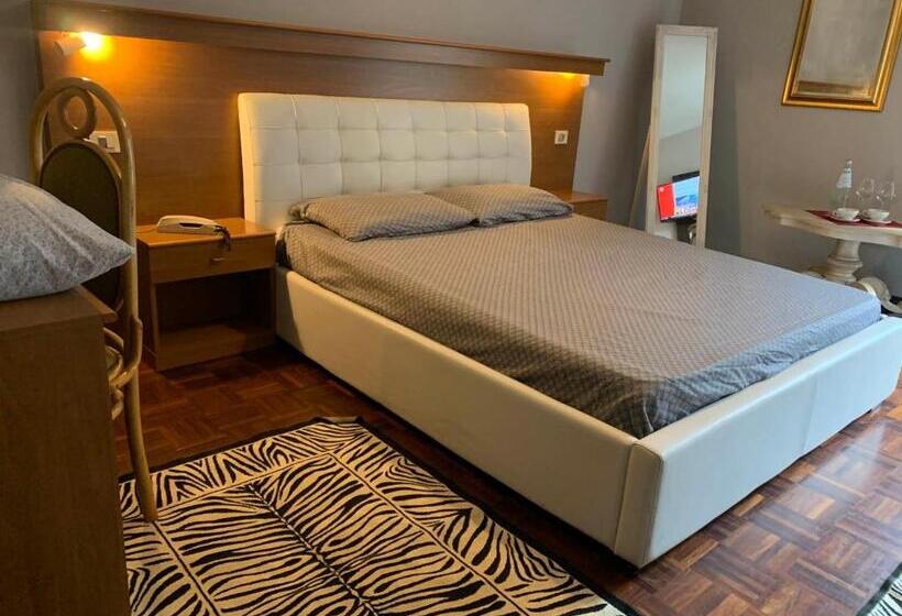 호텔 Locanda Corona