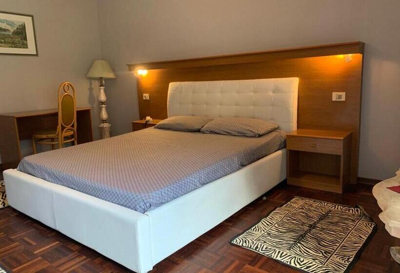 호텔 Locanda Corona