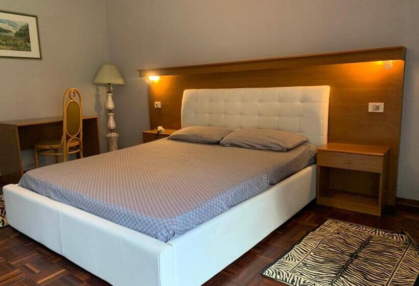 호텔 Locanda Corona