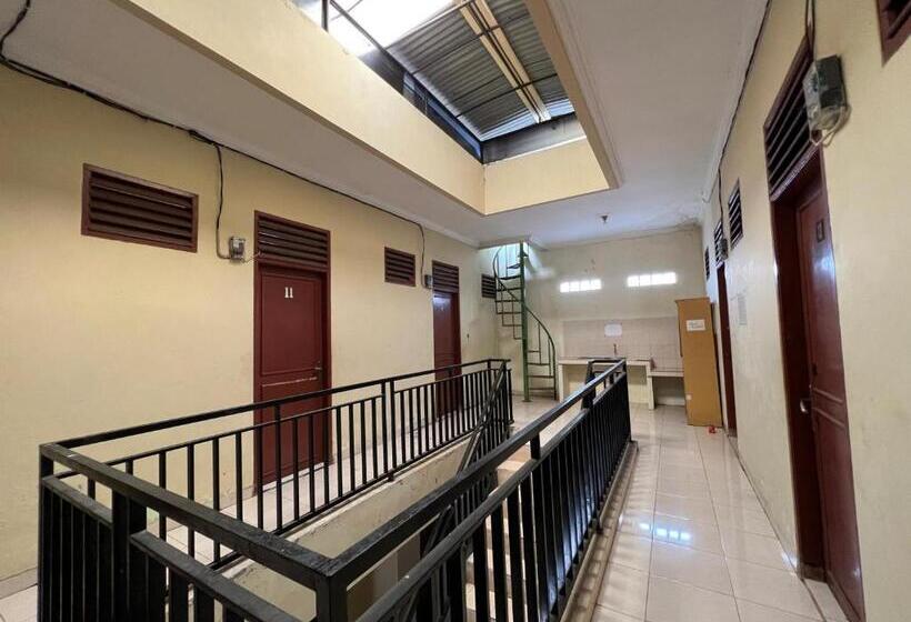 فندق Oyo 94060 Kos Rian