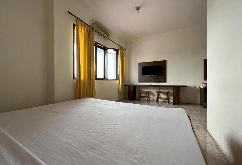 فندق Oyo 94060 Kos Rian