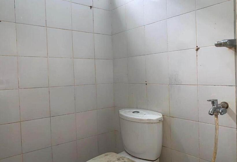 فندق Oyo 94060 Kos Rian