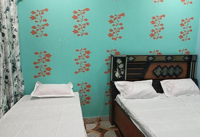 ホテル Seva Palace