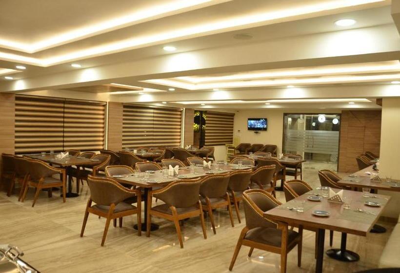 בית מלון כפרי The Ved Mantra