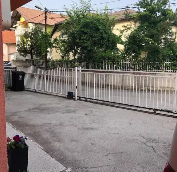 پانسیون Apartments M&j