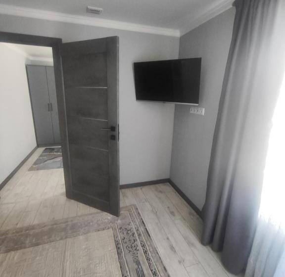 پانسیون Diamond