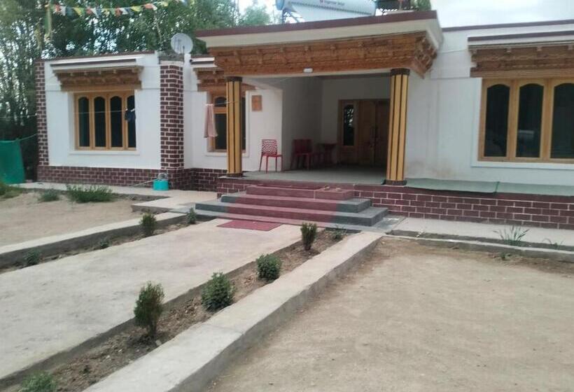 Pension (Hôtel basse catégorie) Gaskit Residecy