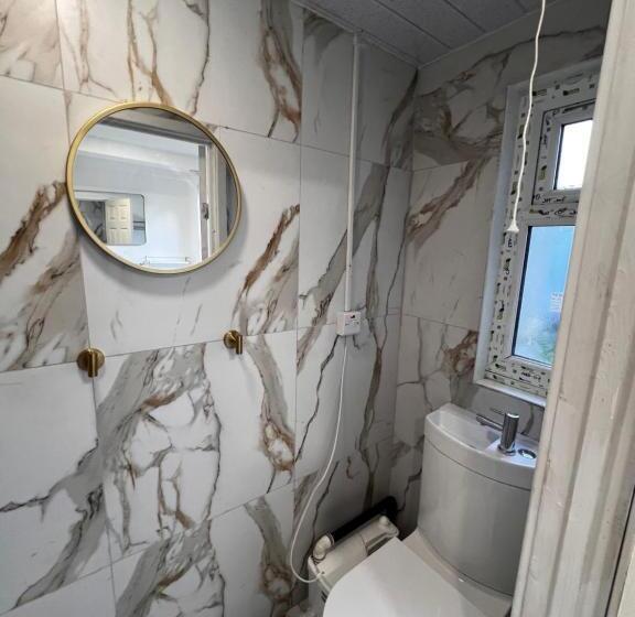 膳宿费 Lovely Ensuite Room In Corby