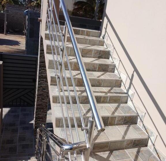 פנסיון Mc One Stop Accommodation