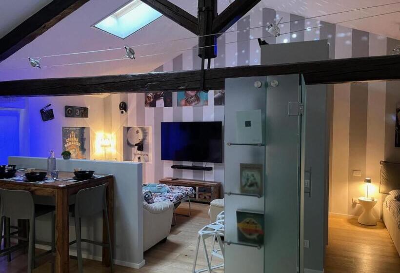 پانسیون Movie Loft Art   Piccolo Attico Immerso Nell Arte Con Parcheggio Privato