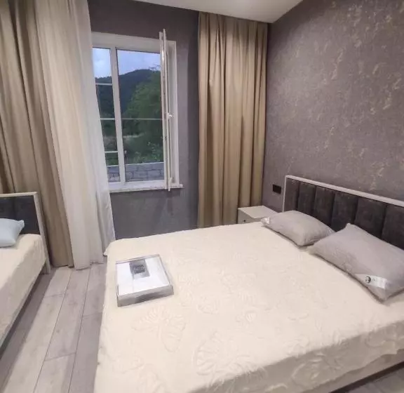 پانسیون Old Land Guest House