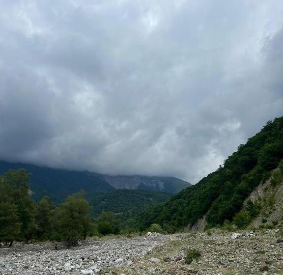 پانسیون Old Land Guest House